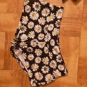 Daisy shorts